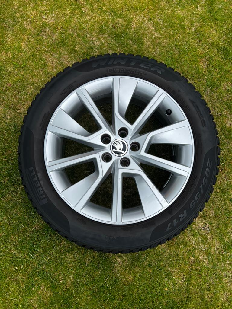 Winterbanden op velg - Skoda - Pirelli Cinturato - 205/55R17, Autos : Pièces & Accessoires, Pneus & Jantes, Enlèvement, Pneus hiver