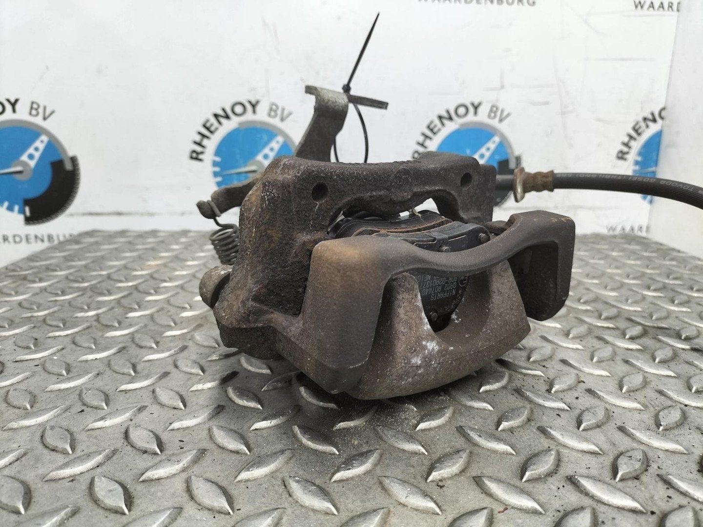 TOYOTA AURIS E18 ZWE186L REM KLAUW 2013, Ophalen of Verzenden, Gebruikt, ARN erkend
