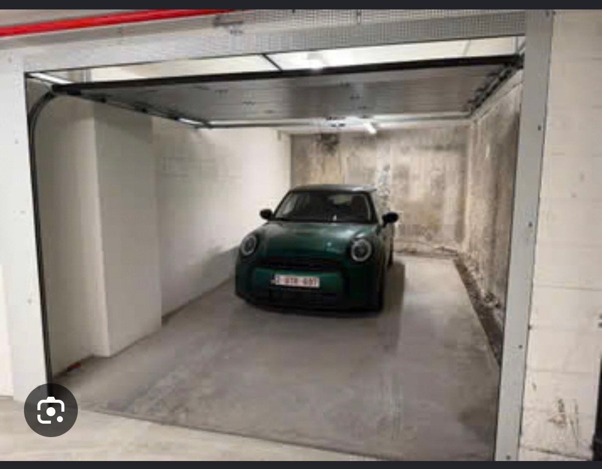 Gezocht. Opslag voor half jaar. Leopoldstraat, Immo