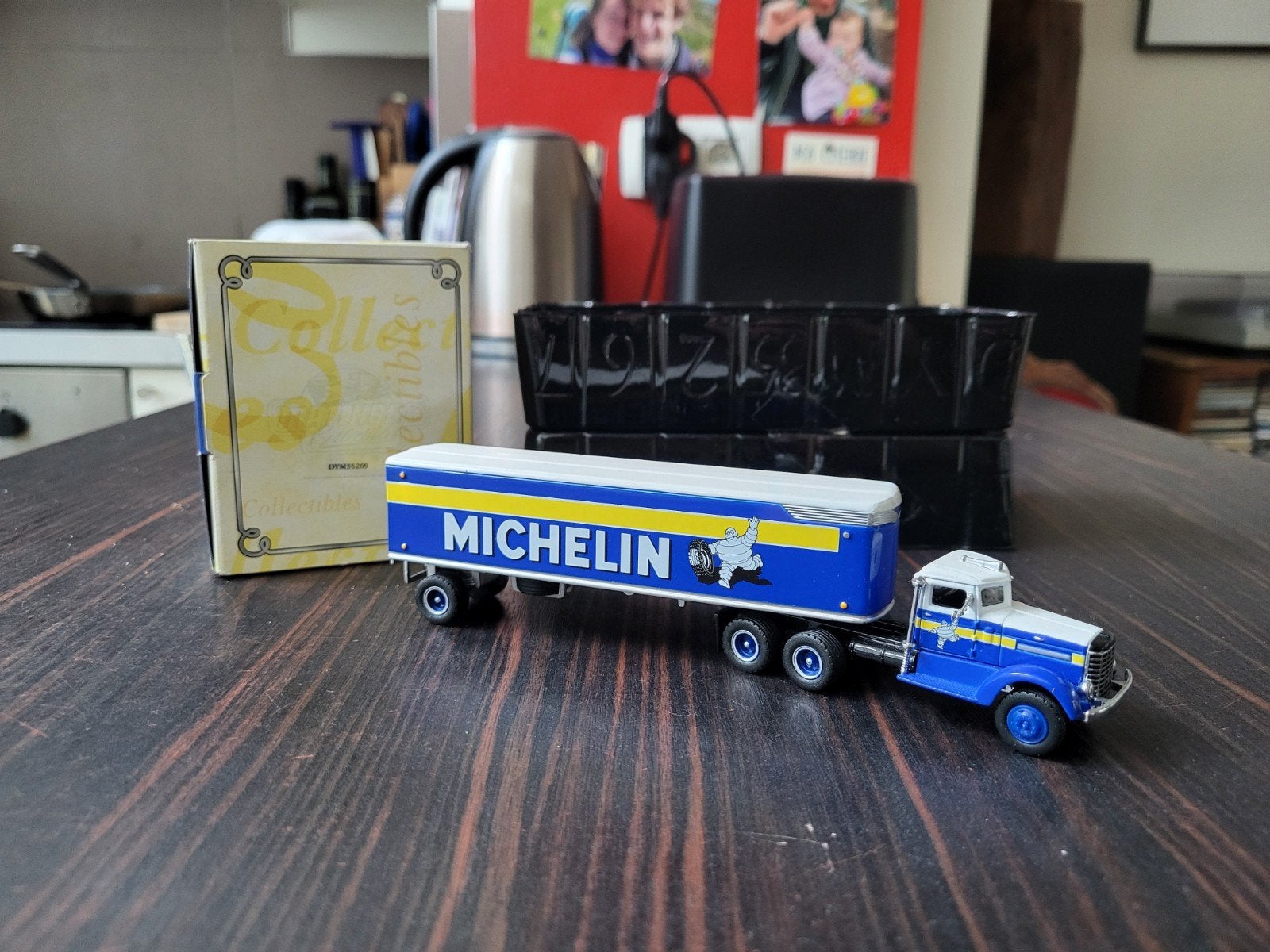 Tracteur et remorque Matchbox Dinky DYM35269 Peterbilt Miche, Enlèvement ou Envoi, Comme neuf, Bus ou Camion, Matchbox