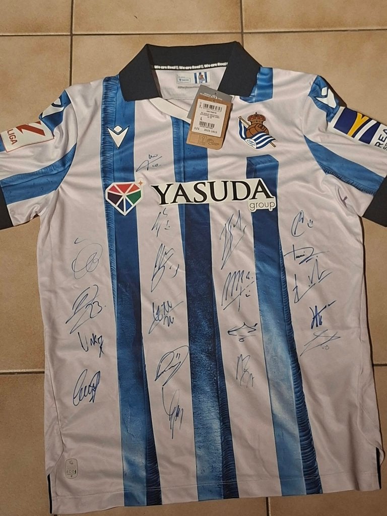 Gesigneerd Real Sociedad shirt 23/24 - maat L - met label, Verzamelen, Ophalen of Verzenden, Nieuw, Shirt