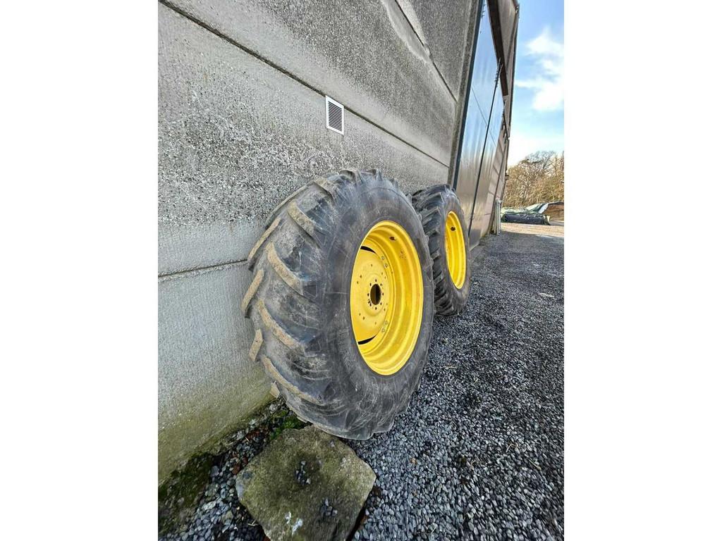 John Deere 2 pneus agricoles avec jantes Pneus, roues et jan, Articles professionnels