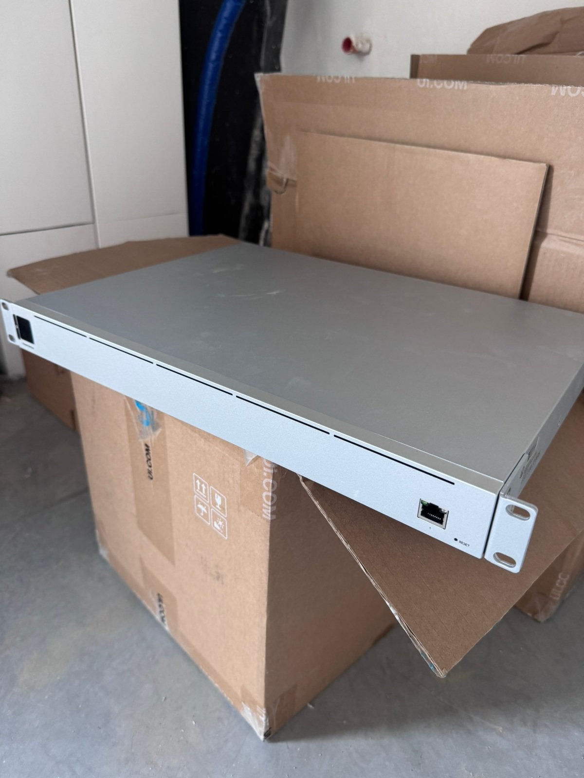 Ubiquiti USP-RPS - redundant power - Unifi - nieuwstaat, Enlèvement ou Envoi, Comme neuf