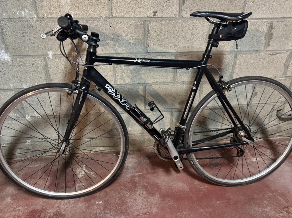 Koersfiets met recht stuur, Fietsen en Brommers, Ophalen, Zo goed als nieuw