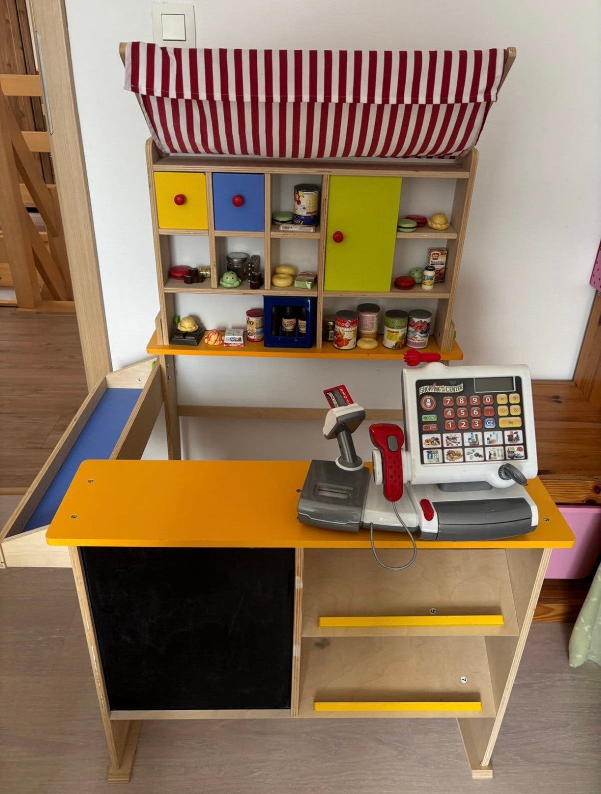 Houten speelgoedwinkeltje met kassa en accessoires, Ophalen, Zo goed als nieuw, Hout, Speelkeuken