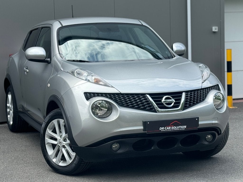 Nissan Juke 1.6benzine automaat 1eigenaar 82.000Km lezok, Auto's, Euro 5, Stof, Zwart, 4 cilinders