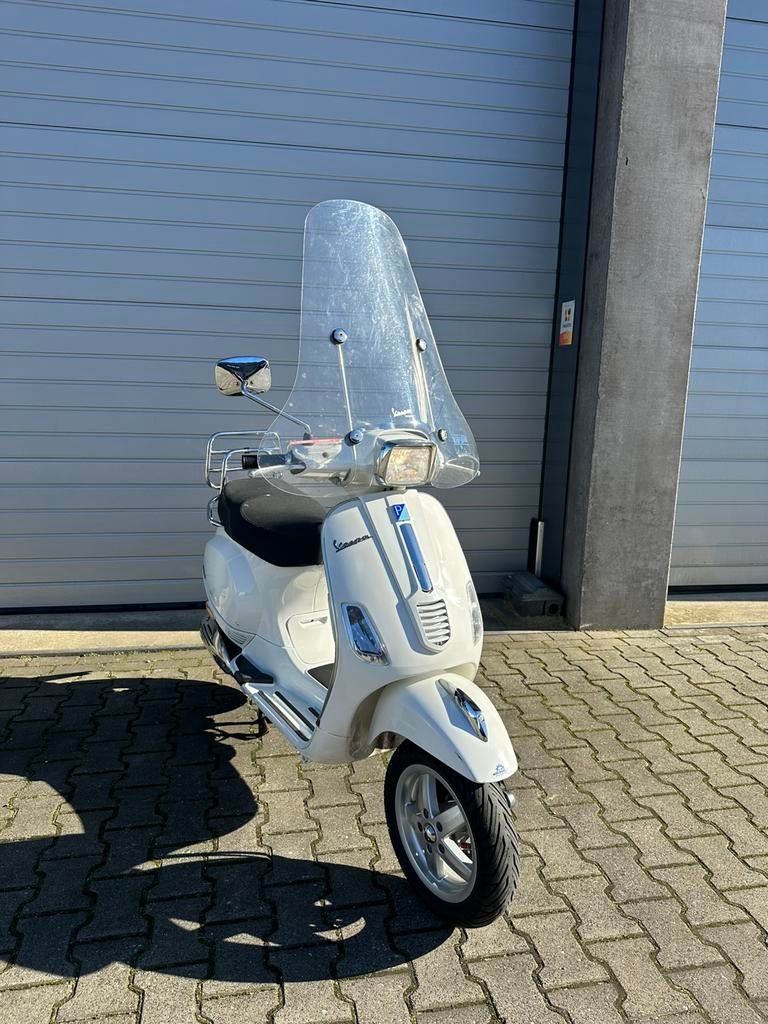 Vespa S 4T Bklasse of brom, Fietsen en Brommers, Ophalen, Zo goed als nieuw