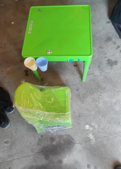 Kinder tafel en stoel set voor tekenen, Kinderen en Baby's, Kinderkamer | Tafels en Stoelen, Gebruikt, Ophalen of Verzenden