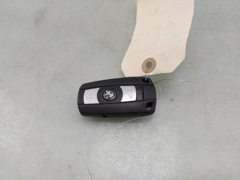 SLEUTEL BMW 1 serie (E81) (01-2006/09-2012), Gebruikt, BMW, Petuelring 130
80809  München, DE, Bayerische Motoren Werke AG