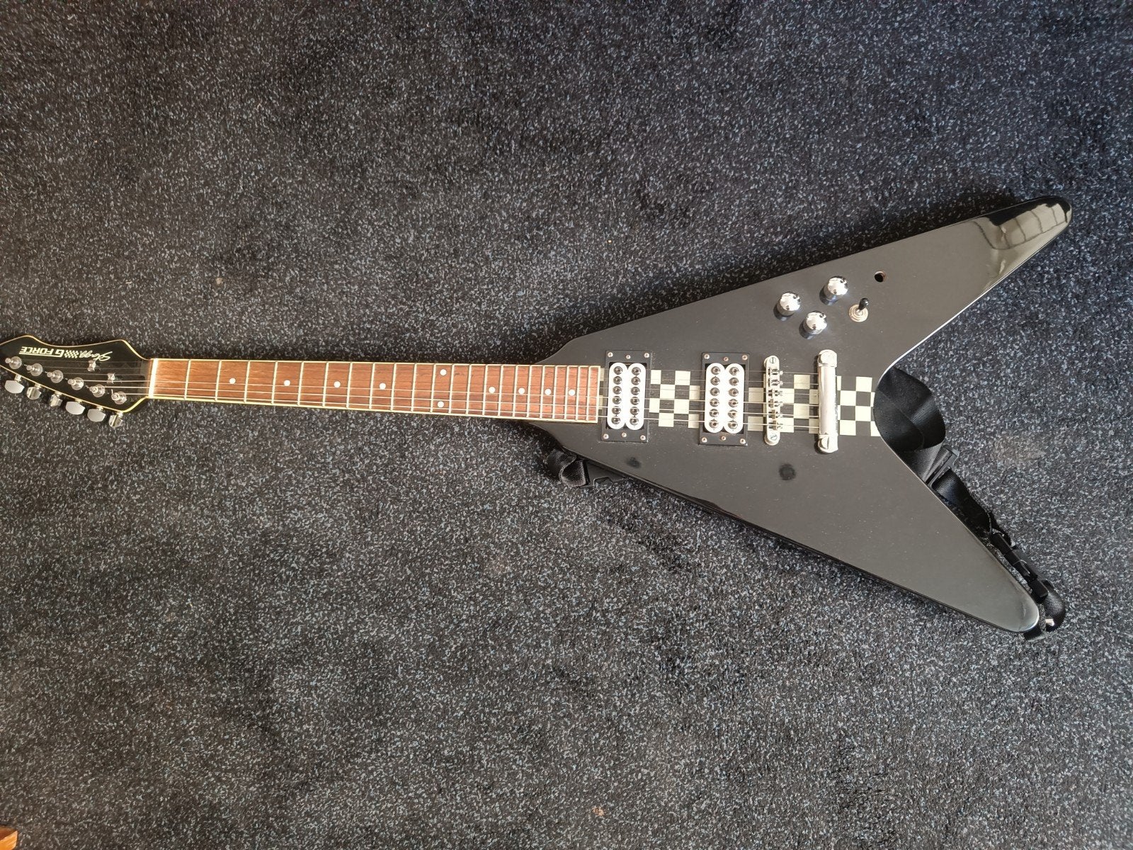 Stagg elektrische gitaar + 15W versterker – bijna nieuw, Enlèvement ou Envoi, Comme neuf, Avec ampli