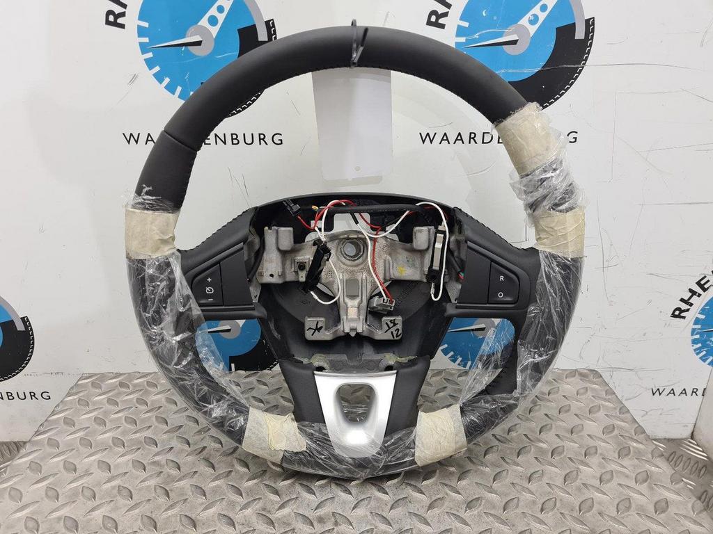 RENAULT KANGOO STUURWIEL 2020, Ophalen of Verzenden, Gebruikt, Stiba lid