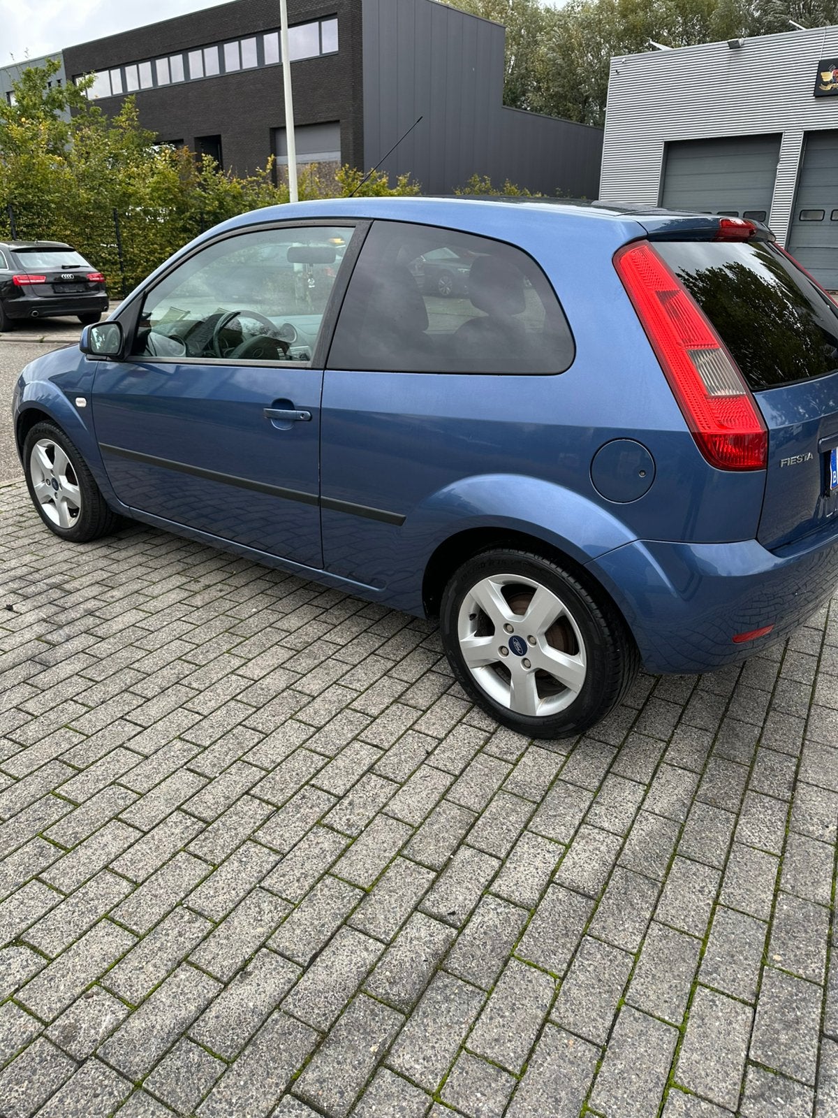 Ford Fiesta/Automaat/Benzine/112 000 km, Auto's, Automaat, Stof, Zwart, Blauw