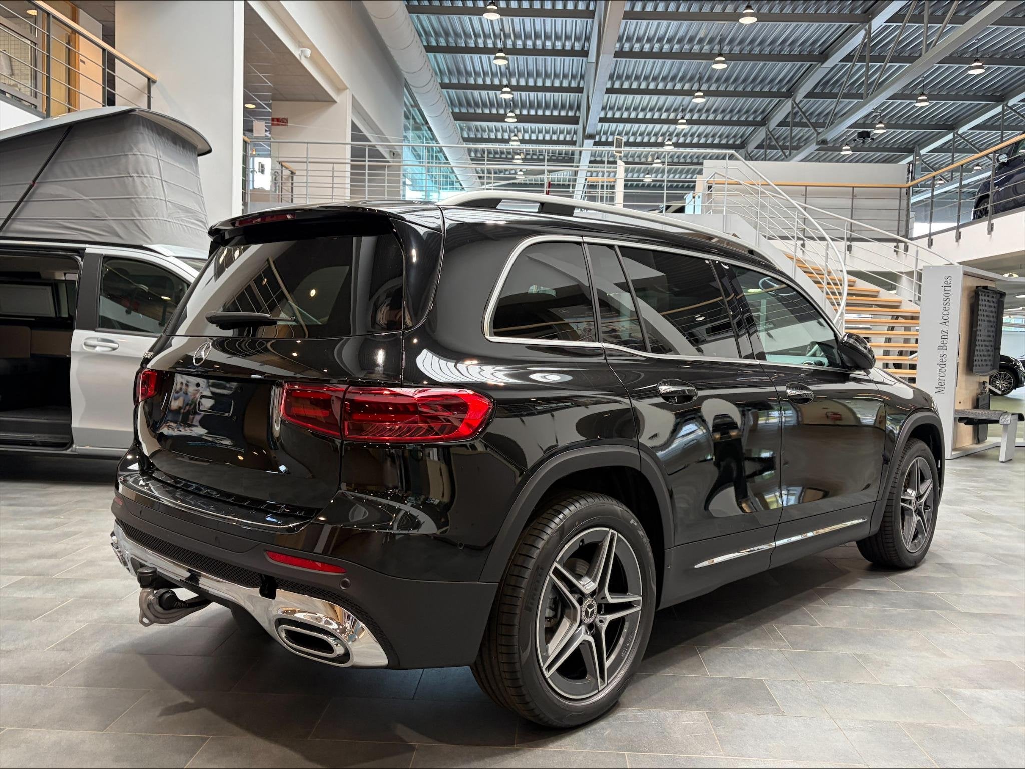 Mercedes-Benz GLB GLB 180 Star Edition Nieuwe wagen DOS 8455, Auto's, Zwart, 4 cilinders, 136 pk, Zwart