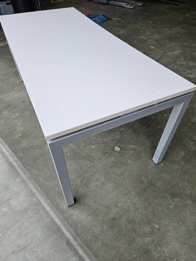 Grande table rectangle structure acier plateau mélaminé, Maison & Meubles, Bureaux, Utilisé, Bureau d'ordinateur, Autres marques