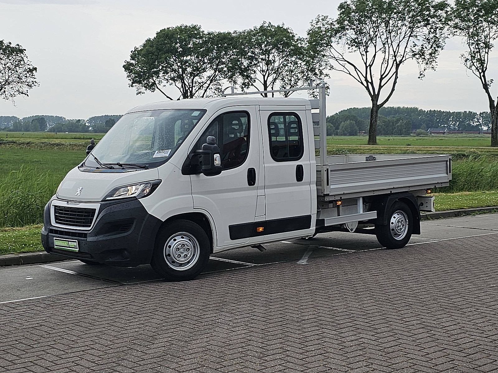 Peugeot Boxer 435 2.0 BlueHDI L3 DC open laadbak ITEM 327889, 4 deurs, 173 g/km, Gebruikt, 4 cilinders