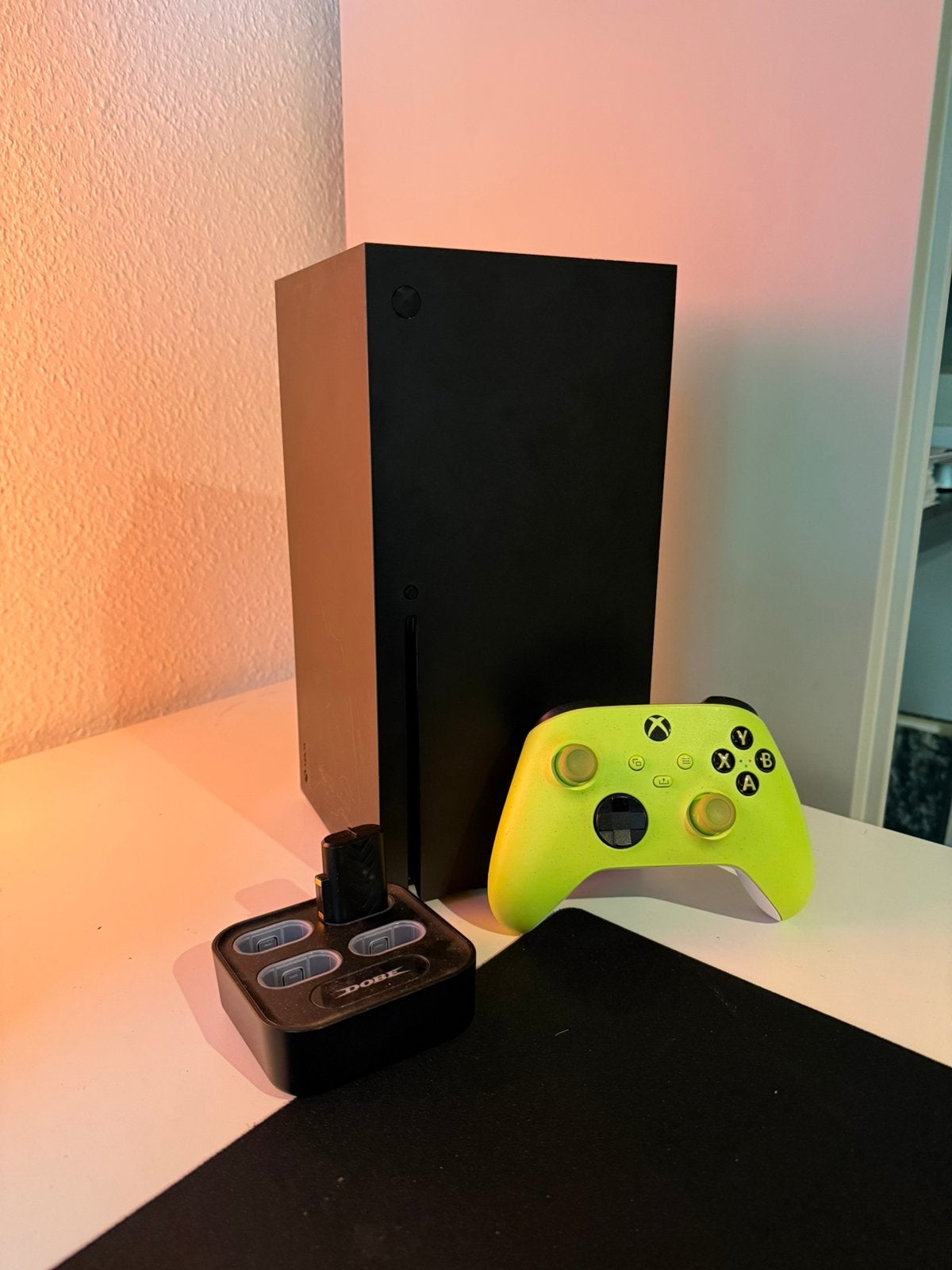 Xbox series X 1TB met controller en batterij, Games en Spelcomputers, Ophalen, Zo goed als nieuw, Xbox Series X