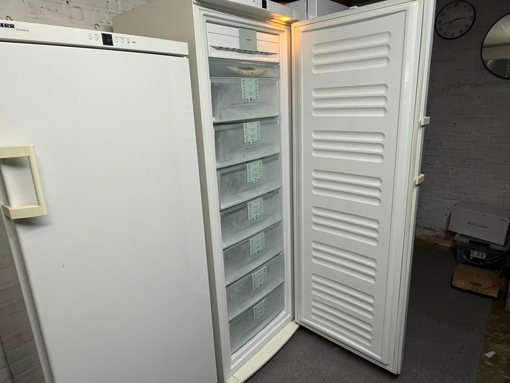 Liebherr No frost Diepvries kast - 7 lades, Elektronische apparatuur, Ophalen, Zo goed als nieuw