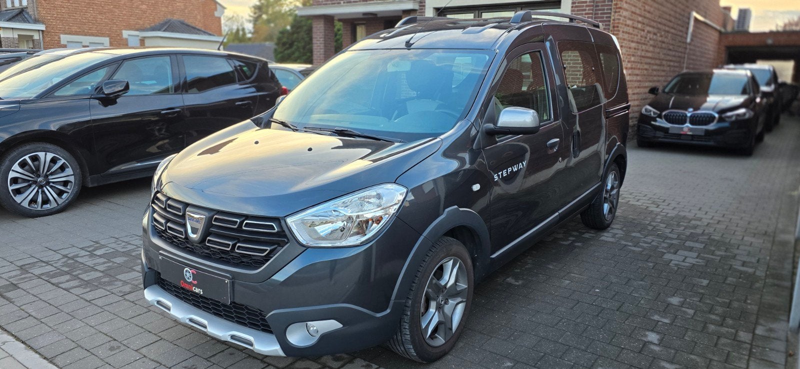 Dacia Dokker Stepway / 2018 / 19.000km / 1ste EIG + GARANTIE, Auto's, Monovolume, Euro 6, Elektrische ramen, Bedrijf