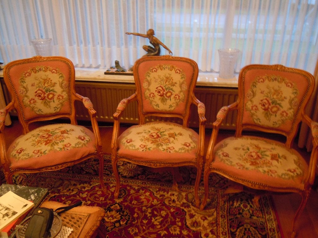 3 identieke  oude zeteltjes gobelin bekleding, Ophalen