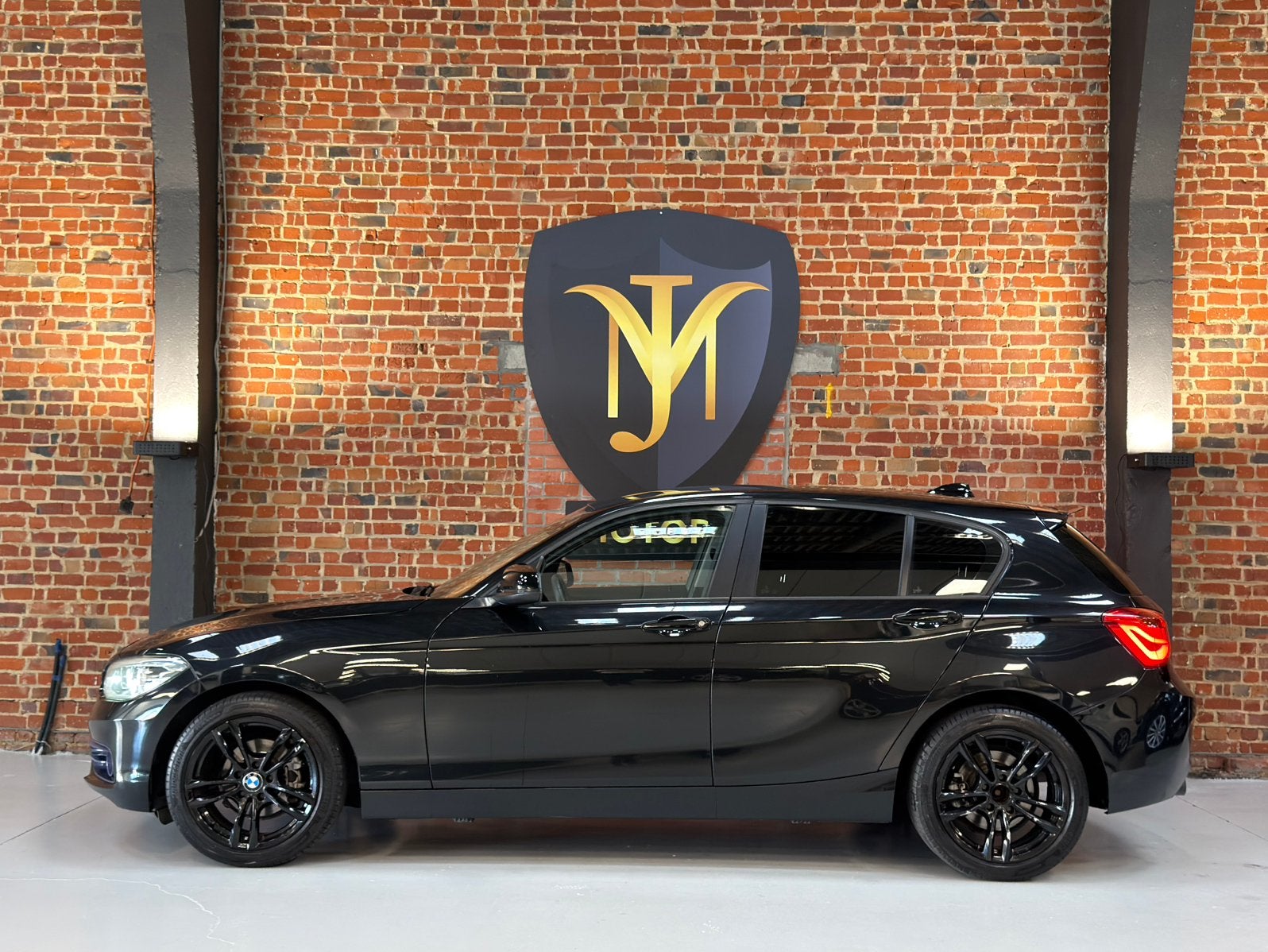BMW 118d Automatique - Euro 6b - LED - 12/2016, Autos, BMW, Achat, Entreprise, Carnet d'entretien, 5 portes