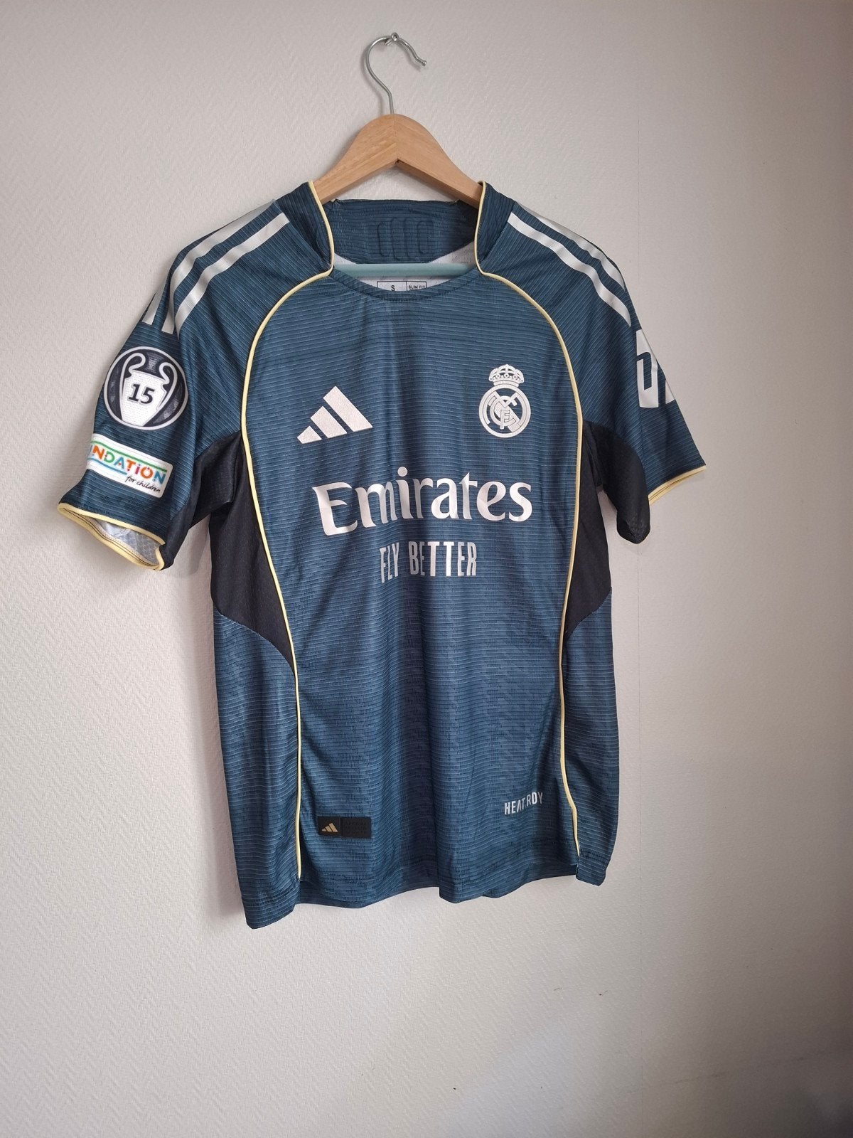 Real madrid shirt - maat S - nieuwe, Maat S, Ophalen, Nieuw, Shirt