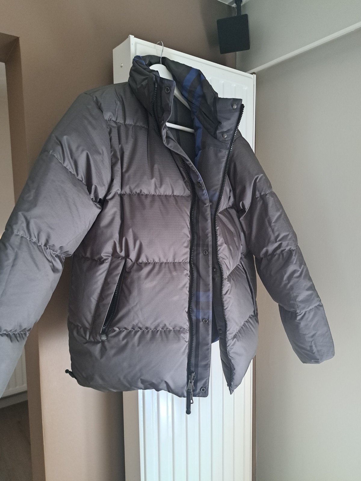 Omkeerbare donsjas Burberry S/P, Ophalen