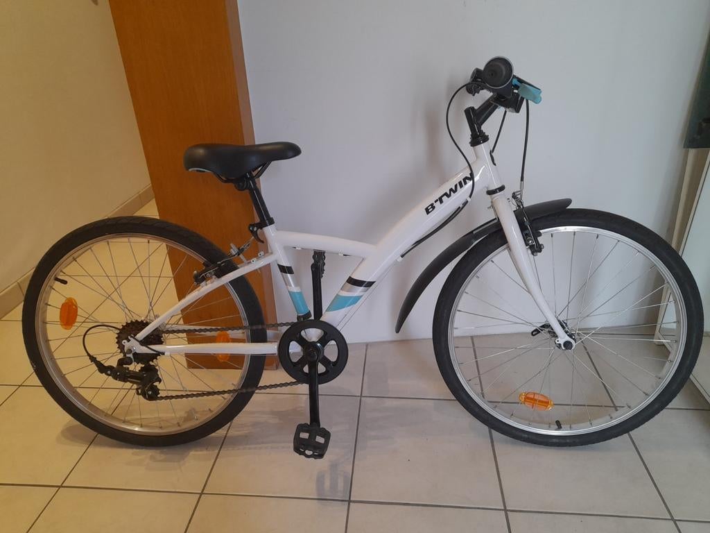 Vélo pour enfants B'Twin — blanc, 6 vitesses, Vélos & Vélomoteurs, Enlèvement, Comme neuf, 20 pouces ou plus, Btwin Decathlon