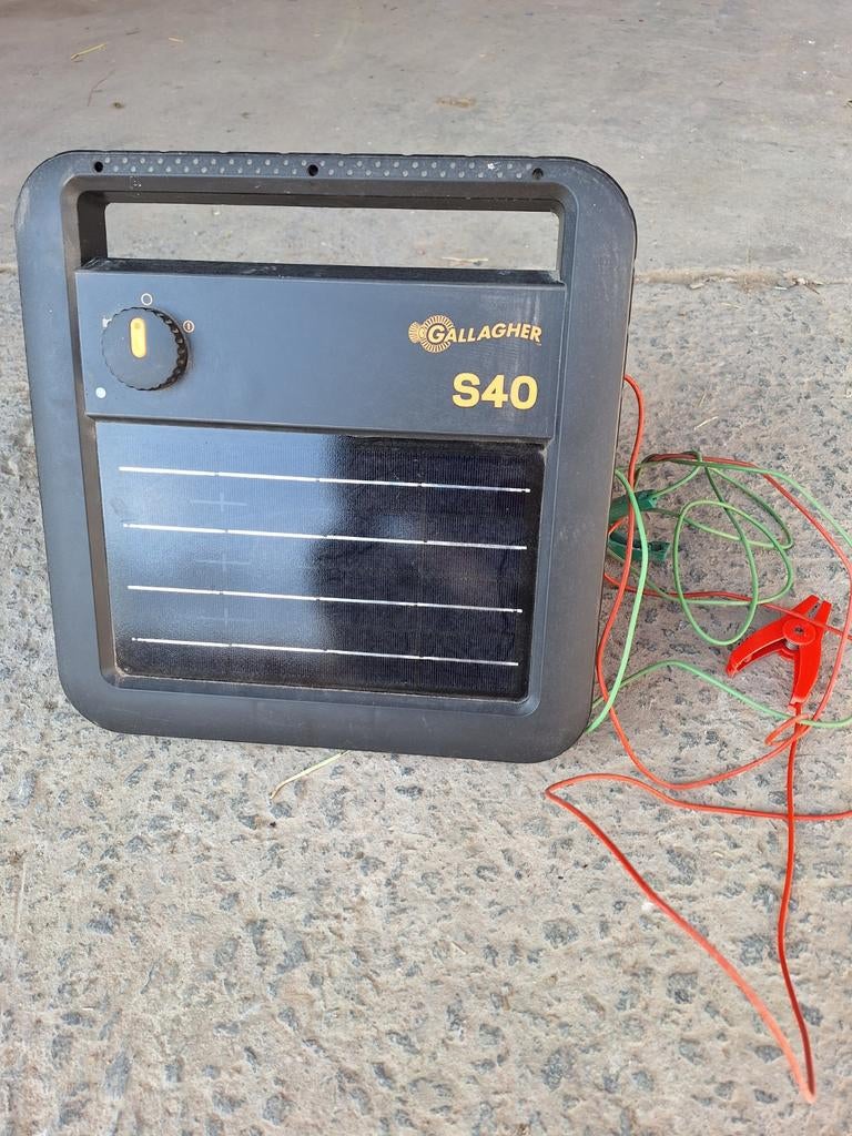 Electrificateur solaire Gallagher  pour clotures, Dieren en Toebehoren, Gallagher, Xxxxxx, Xxxxx, Weidegang
