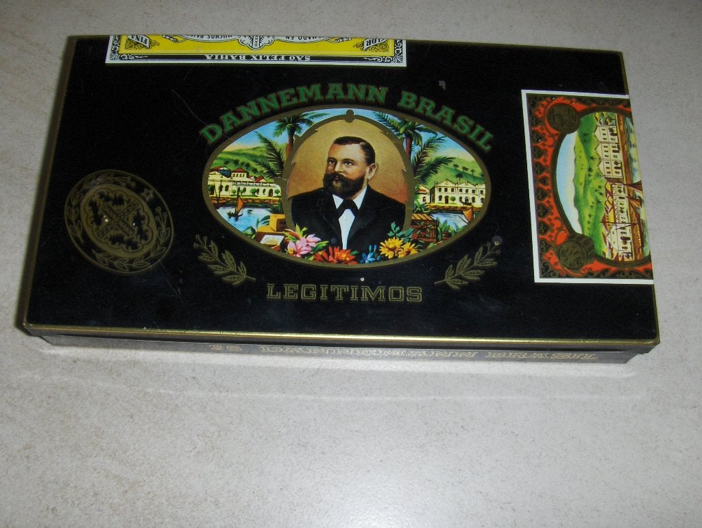 Ancienne boite à cigare en fer Dannemann Brasil legitimos 25, Enlèvement ou Envoi, Utilisé