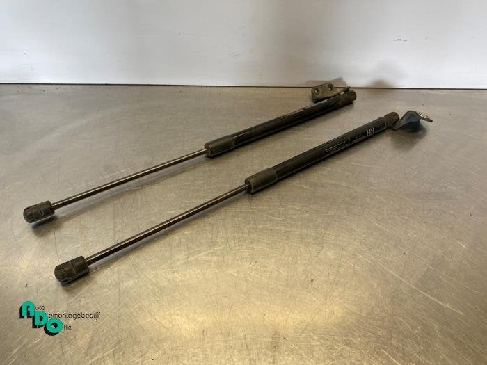 Set Gasdempers Achterklep van een Kia Rio (Rio 12-), -, -, Ophalen of Verzenden, -
