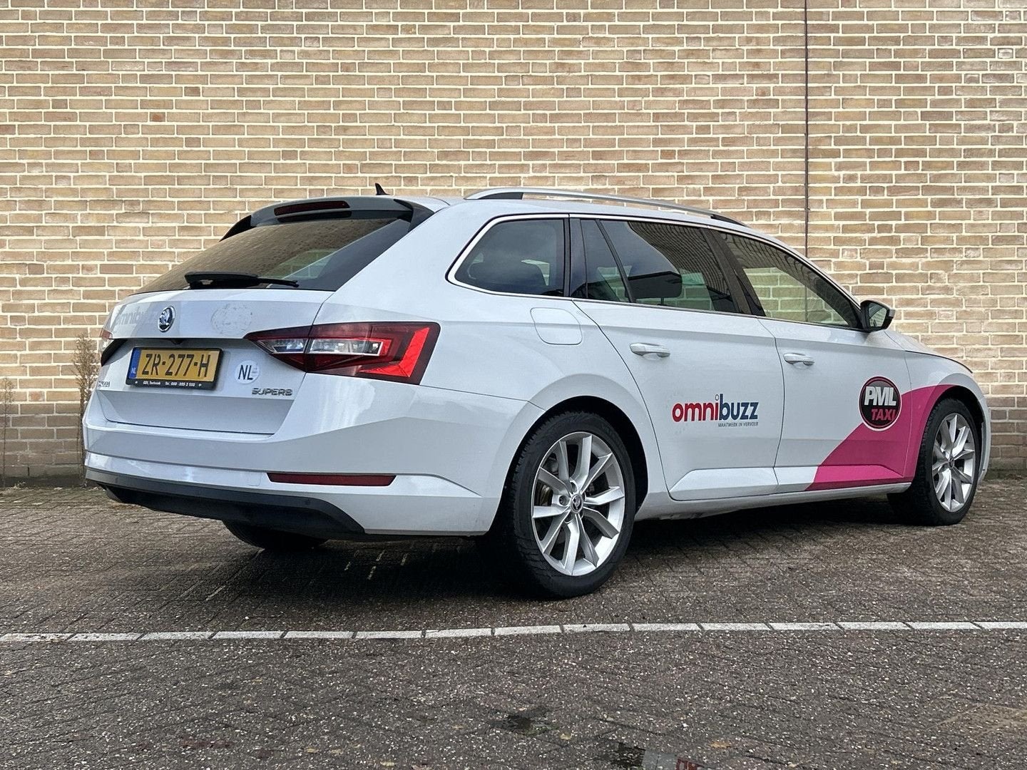 Skoda Superb Combi 2.0 TDI Business Edition | € 6.950,- NETT, Autos, Achat, Entreprise, Noir, Automatique