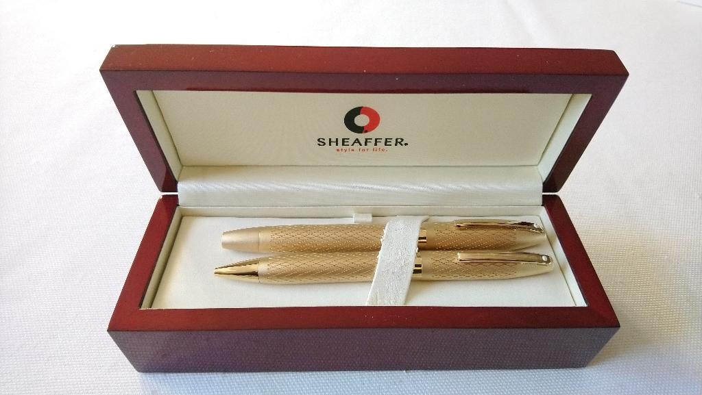 Sheaffer Legacy King’s Gold set Balpen Vulpen 18K/750 M-nib, Verzamelen, Nieuw, Met doosje, Ophalen of Verzenden, Pennenset