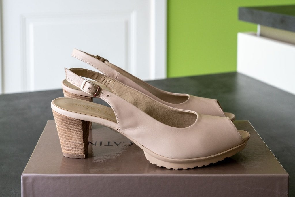Chaussures, Andrea Catini, taille 36, NEUVES, Vêtements | Femmes, Neuf, Beige, Andrea Catini, Chaussures basses