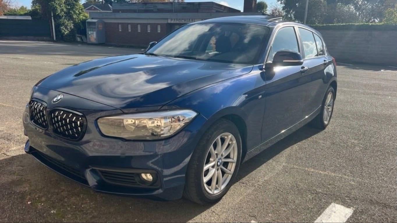 BMW 1 serie 116i, Auto's, Zwart, Multifunctioneel stuurwiel, Blauw, Handgeschakeld