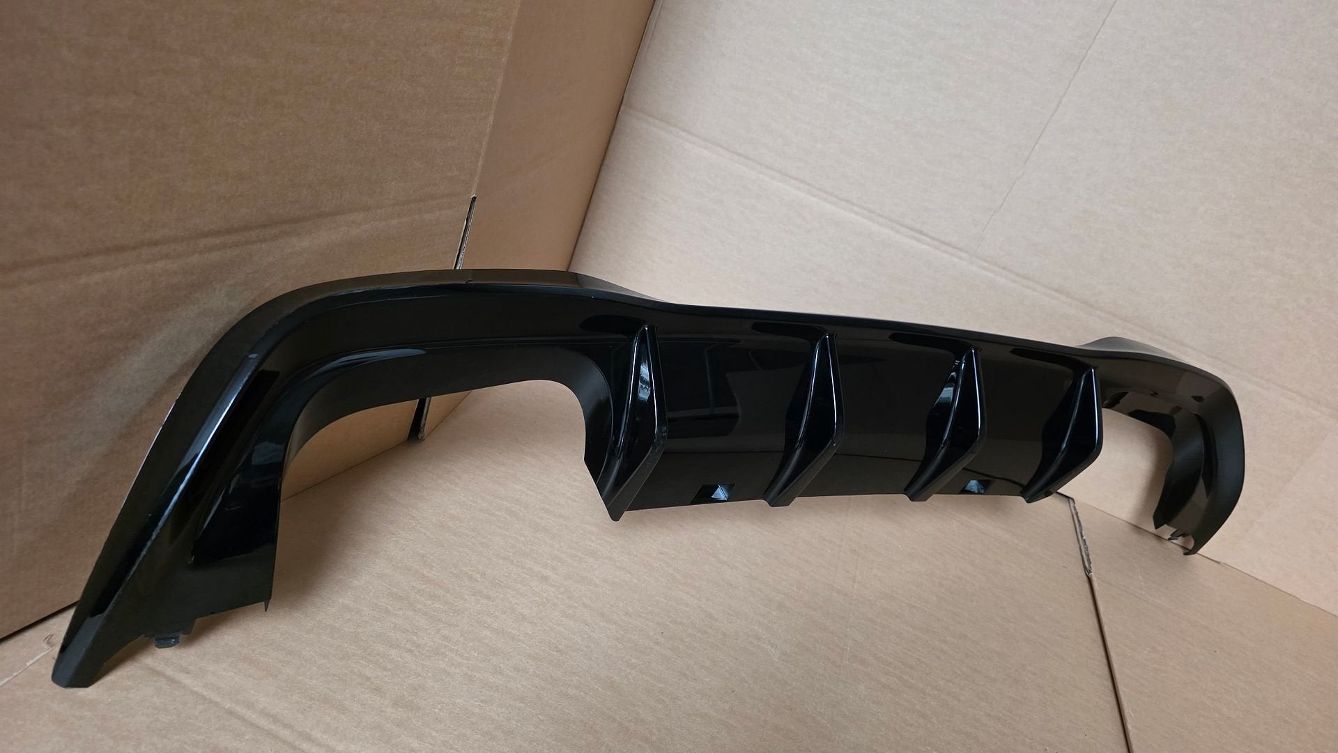 Achterbumper Diffuser Volkswagen Golf 8 VIII R 5H6807568K, Gebruikt, -, Ophalen of Verzenden, Achter