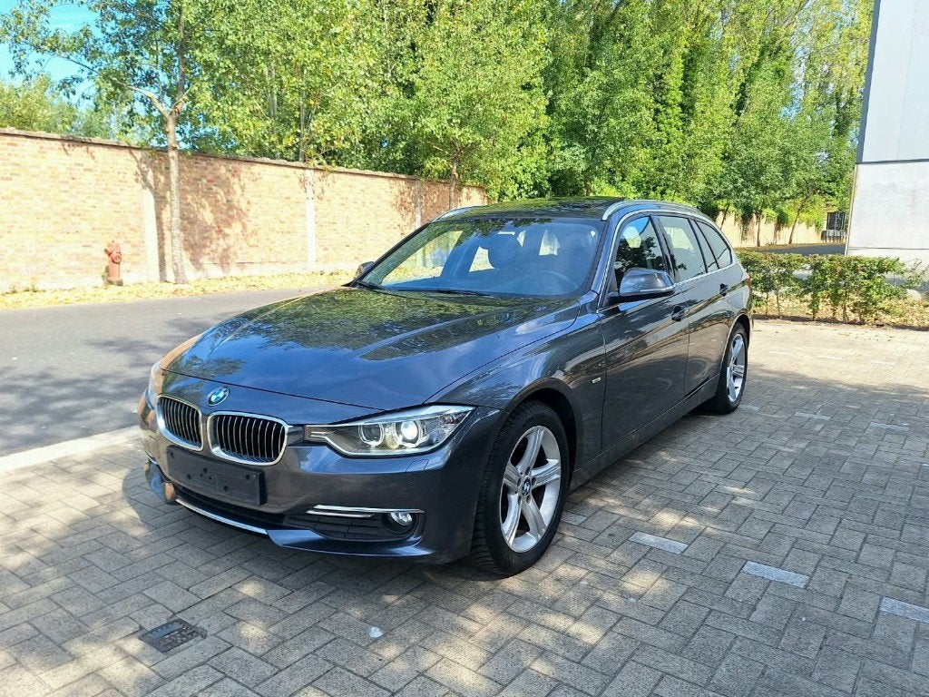 BMW 318d touring | Pano | Navigatie | Airco, Autos, BMW, Cuir, Achat, Entreprise, Boîte manuelle