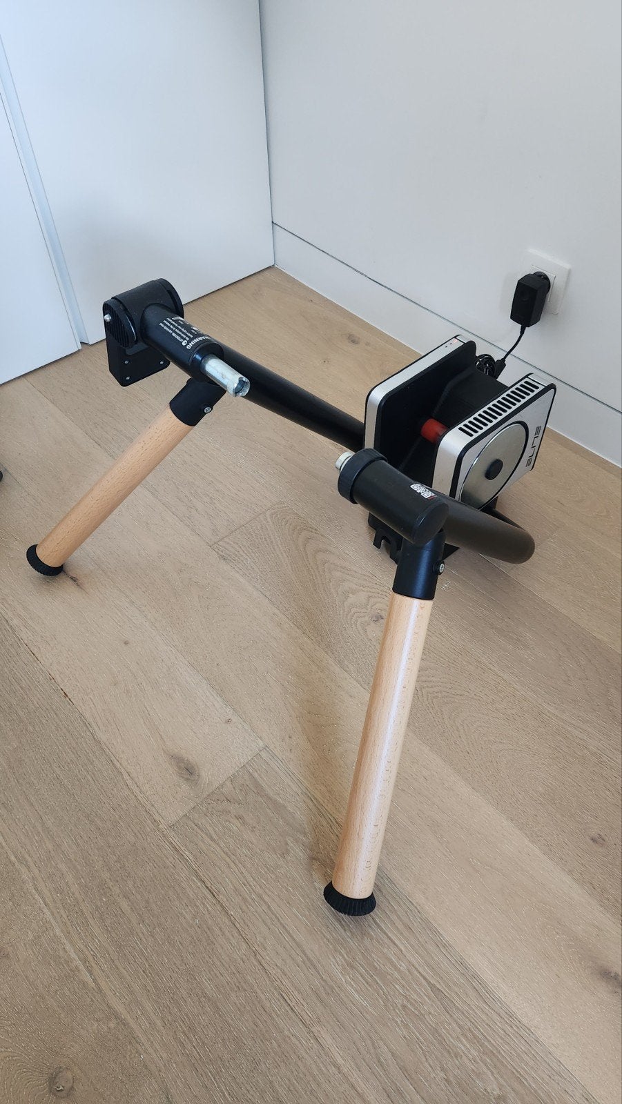 Smart trainer Elite Tuo + pneu, Ophalen, Zo goed als nieuw, Overige typen