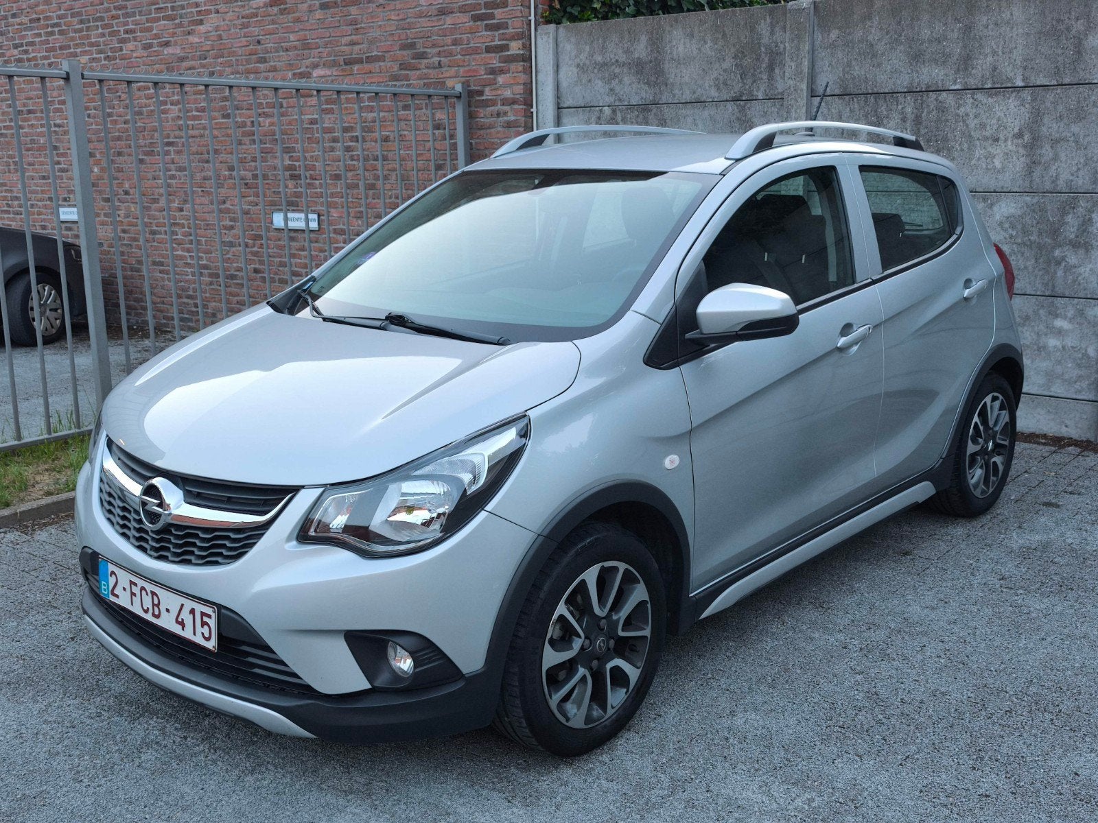 Opel Karl Rocks – 77.500 km – (2018) - Euro 6b - CarPlay, Autos, Argent ou Gris, Achat, Euro 6, Boîte manuelle