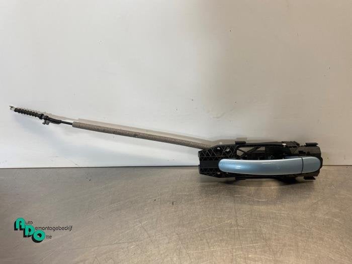 Poignée portière 2portes droite d'un Volkswagen Polo (Polo, Autos : Pièces & Accessoires, Volkswagen, -, 3 mois de garantie, Utilisé