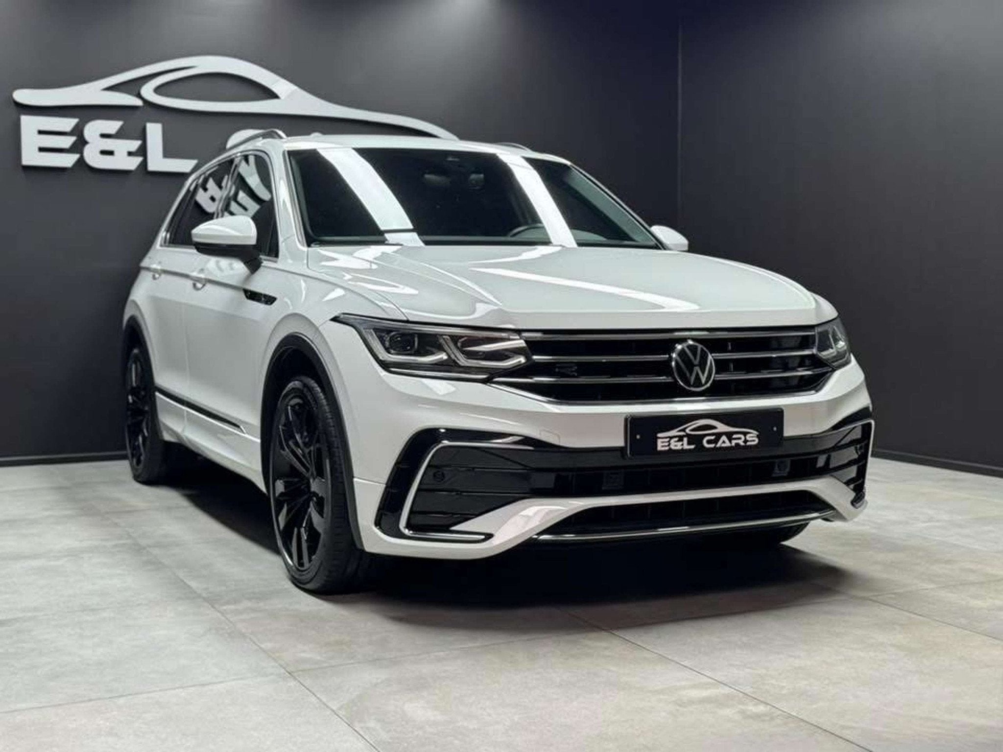 Volkswagen Tiguan Vendu/Sold (automatique), Autos, Entreprise, Alcantara, 5 portes, 5 places