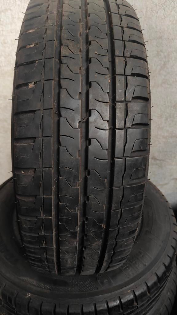 205/65r15c kleber 50€ per stuk met montage en balanceren, Ophalen