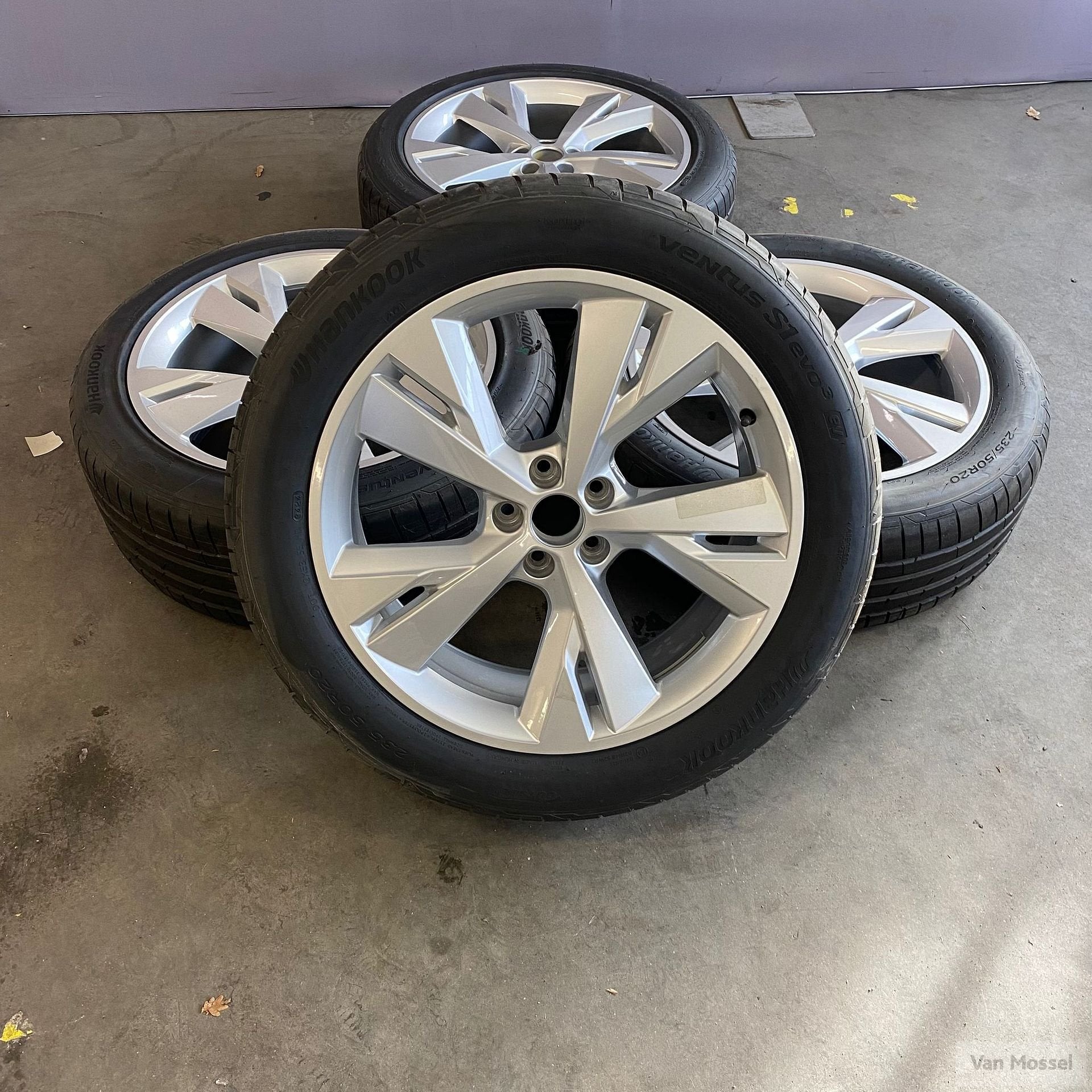 Audi Q4 E-tron Hankook Ventus S1 Evo3 EV 235/50/R20-255/45R2, Gebruikt, -, -, Banden en Velgen