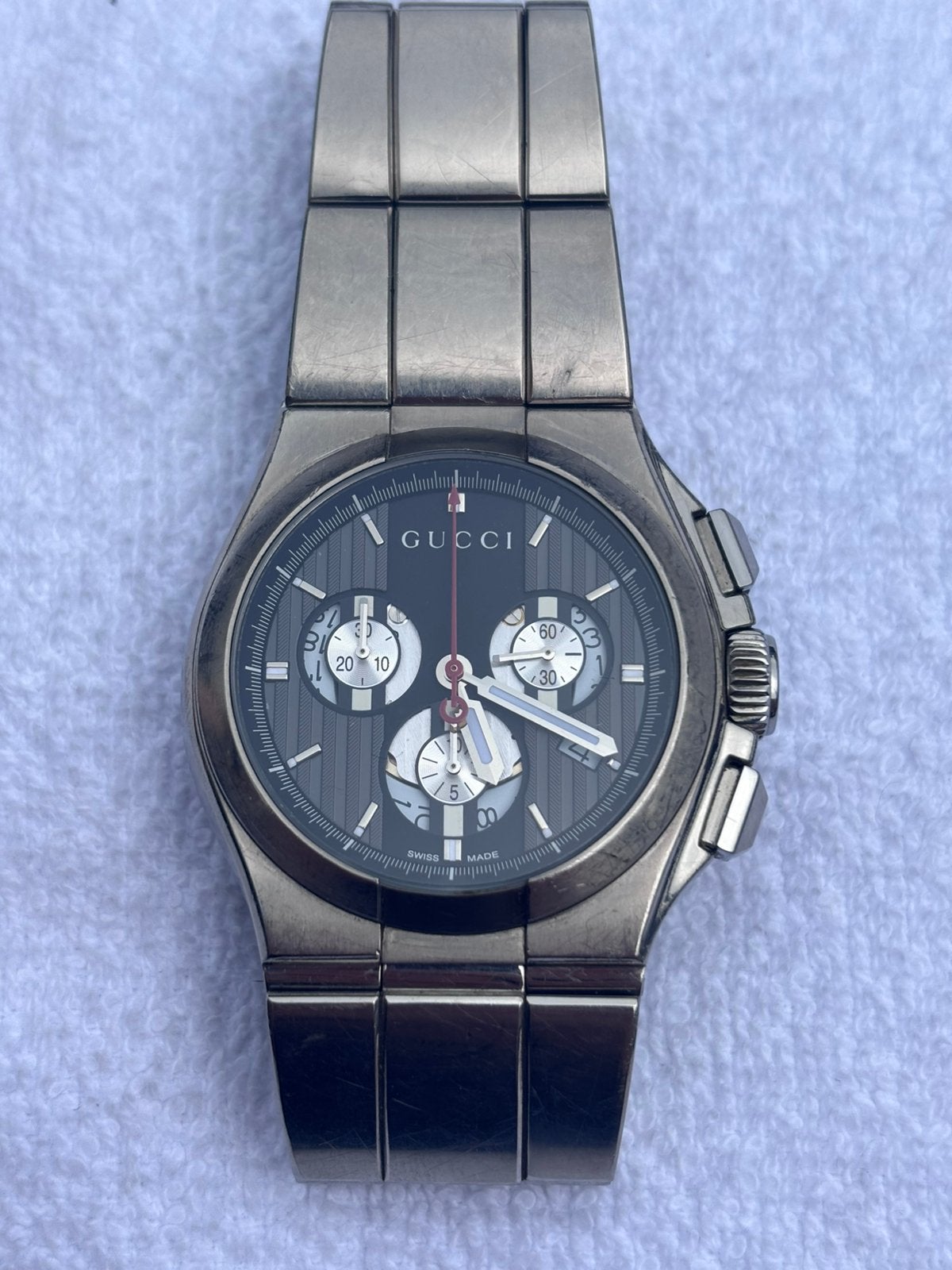Gucci Pantheon, Handtassen en Accessoires, Horloges | Heren, Overige merken, Overige materialen, Gebruikt, Polshorloge