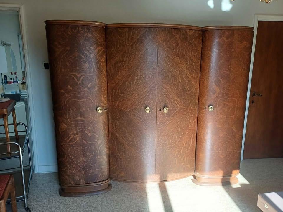 vintage kleerkast + make-uptafel (+spiegel), Ophalen