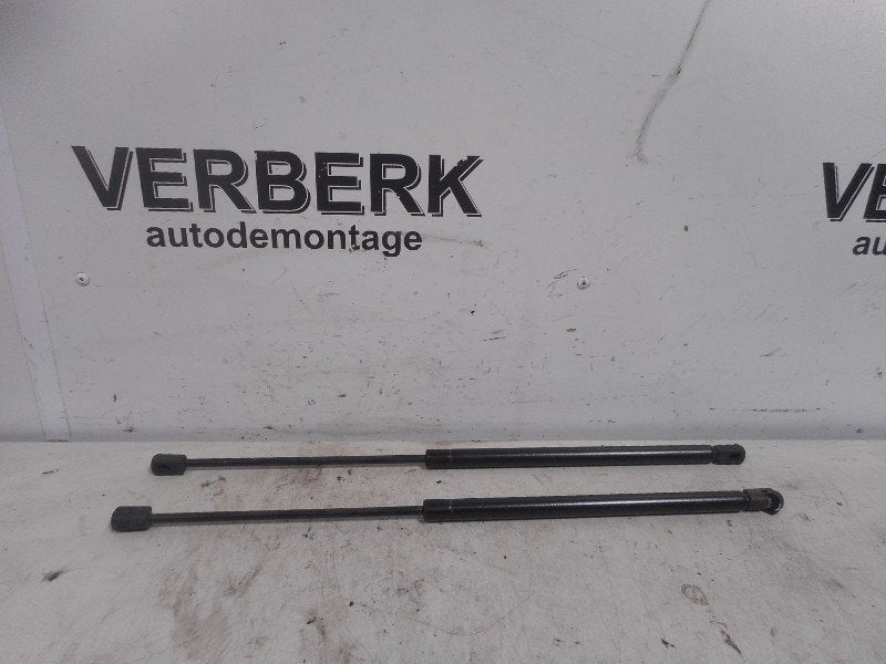 VERIN A GAZ ENSEMBLE ARRIÈRE Ford Mondeo II (ag17263), Henry-Ford-Straße  1
50735  Köln, DE, Ford-Werke GmbH, Kunden@ford.com