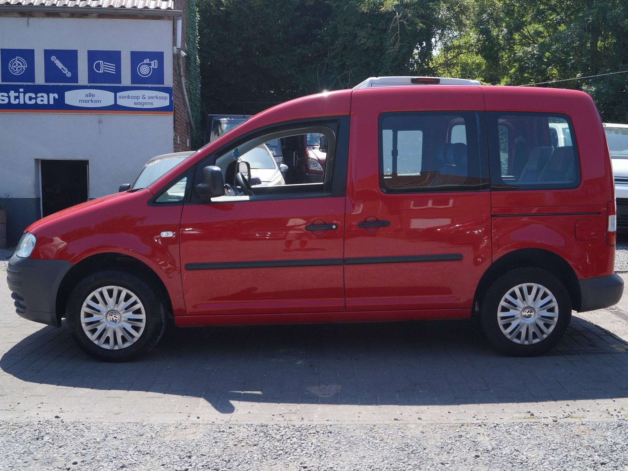 Volkswagen Caddy Caddy People 1.4i 7pl., Rouge, Autres modèles, Achat, https://public.car-pass.be/vhr/7e007e22-cfa9-4bbf-9abe-9b796e09b71a