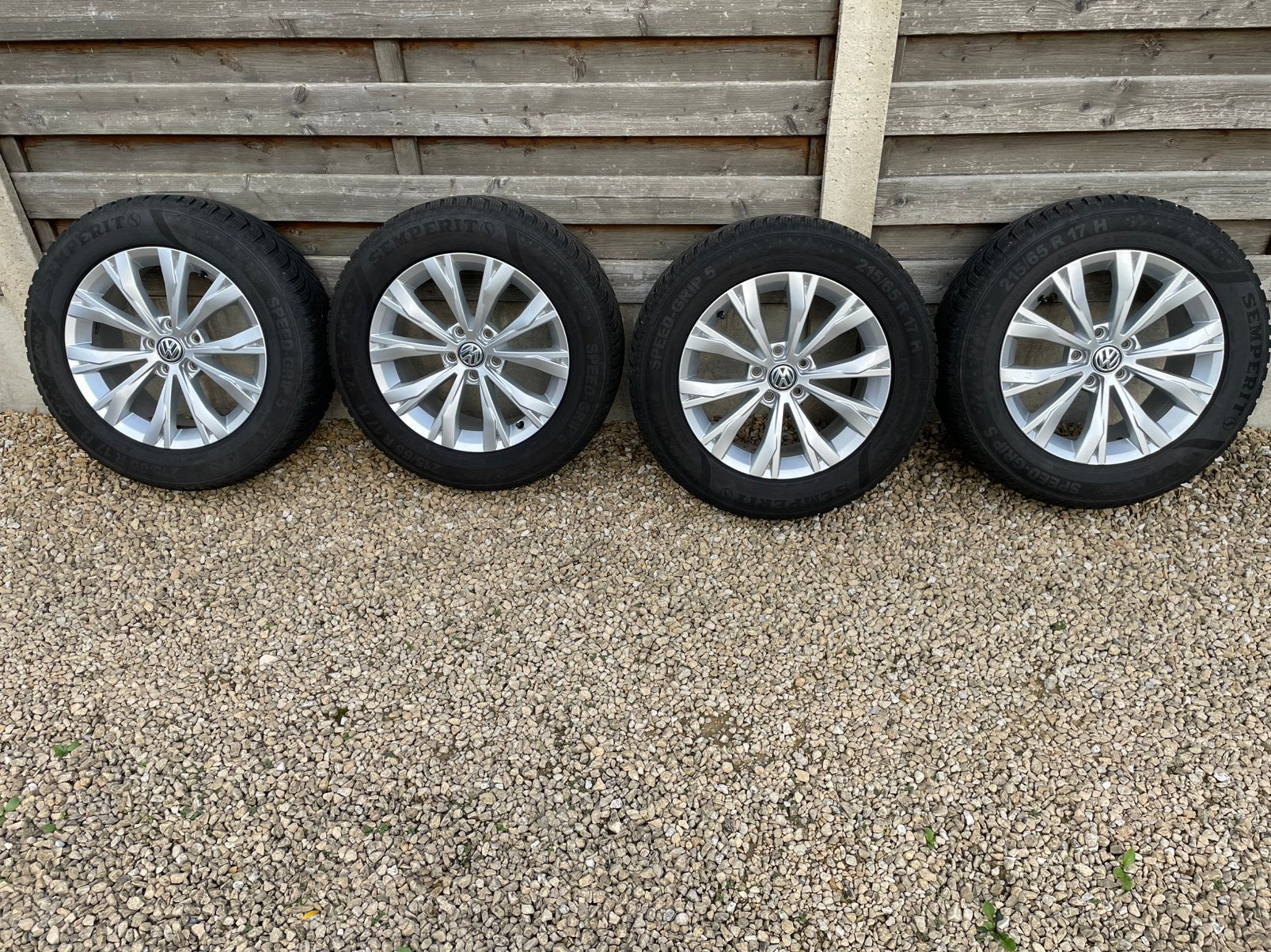 VW velgen 17 inch + winterbanden, Pneus hiver, 17 pouces, Enlèvement, Jante(s)