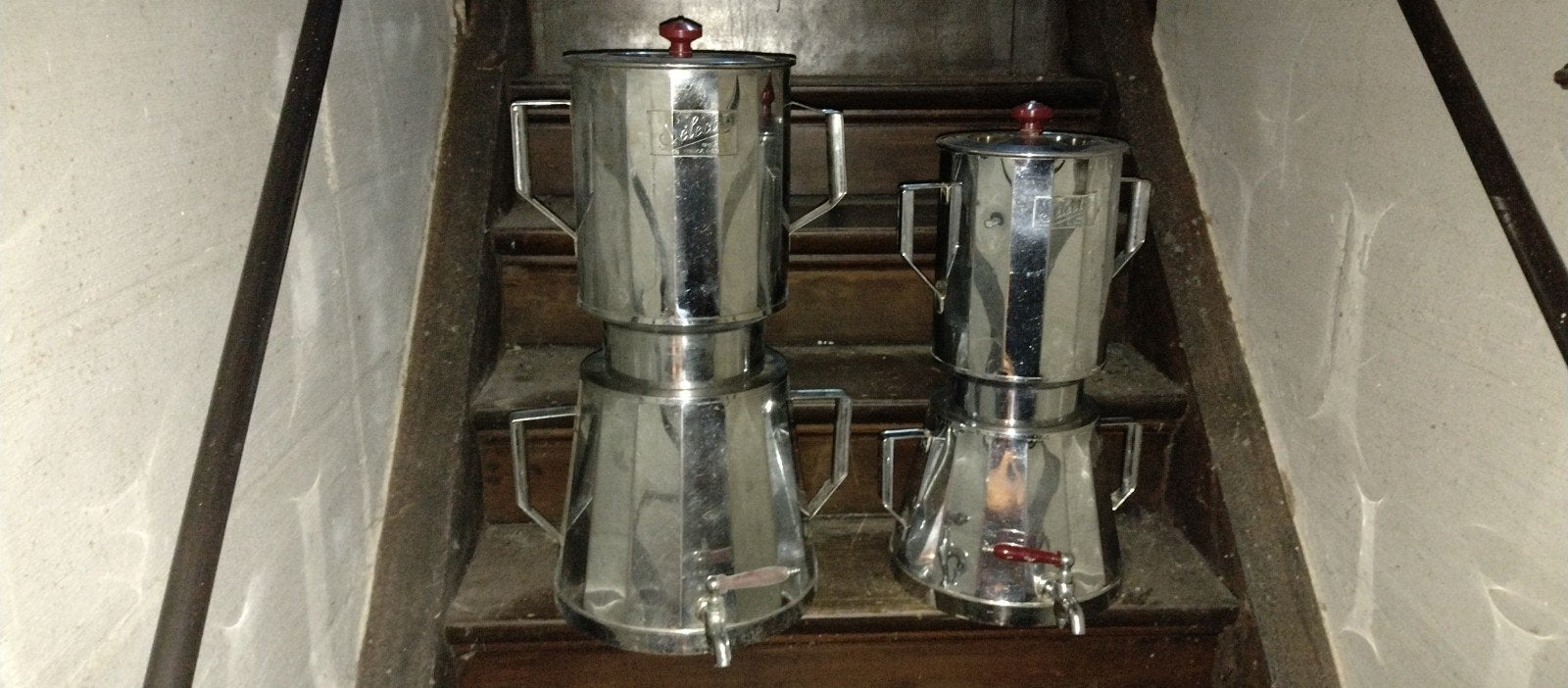 Antieke koperen verchroomde koffie apparaten. Barista bar., Antiek en Kunst, Antiek | Keukengerei, Ophalen