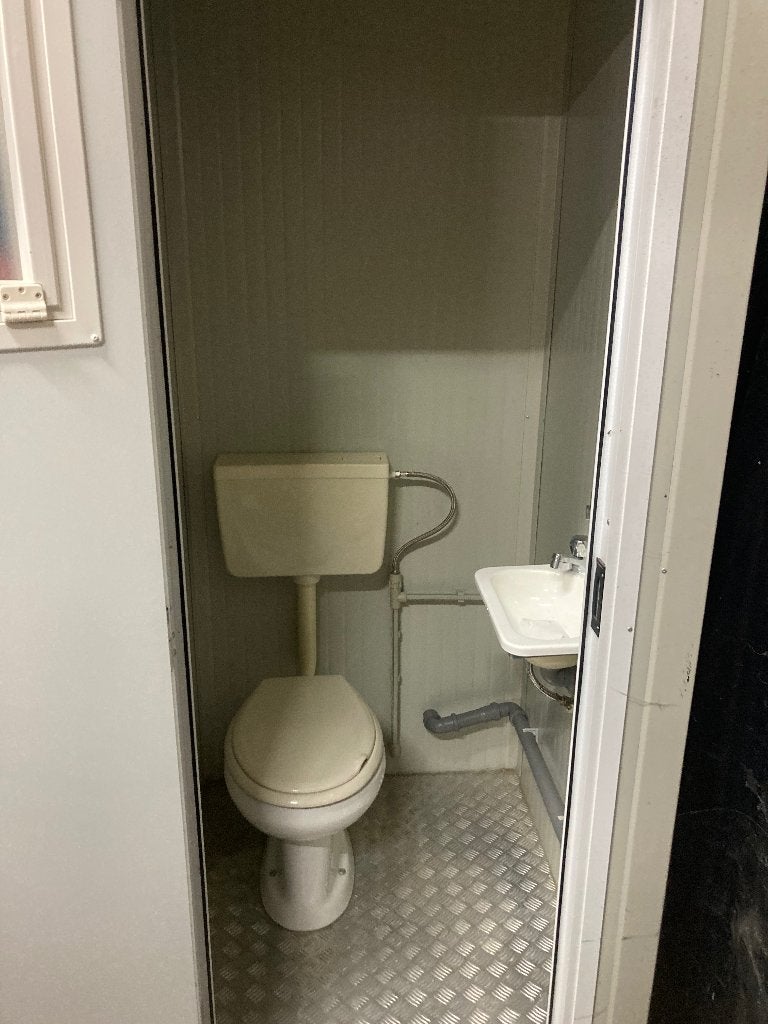 Werf toilet, Ophalen