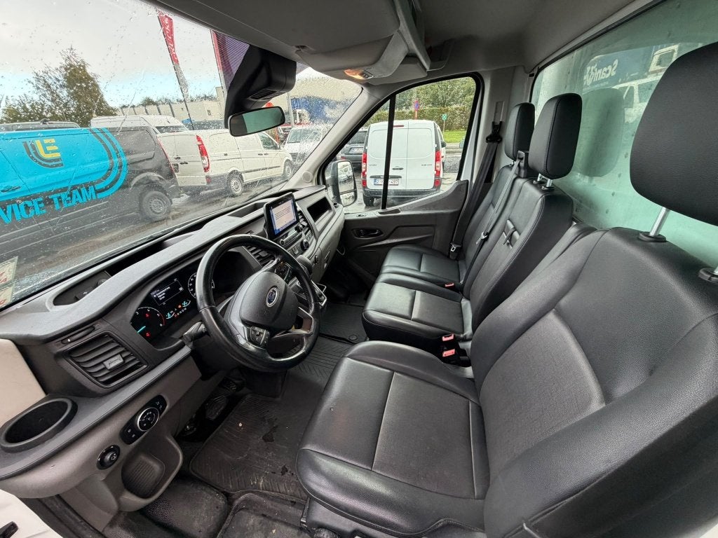 Ford Transit (Stock ID 35356) — 18